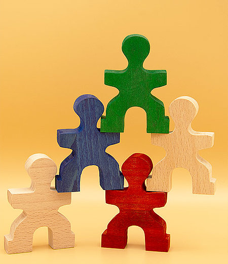 Stapelmännchen aus Holz - ideal für das freie Spiel in Kindergärten, Schulen oder zu Hause